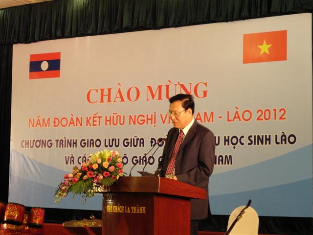 ງານພົບປະແລກປ່ຽນລະຫວ່າງຄະນະ ອະດີດນັກສຶກສາລາວ ແລະ ບັນດາຄູອາຈານຫວຽດາມ